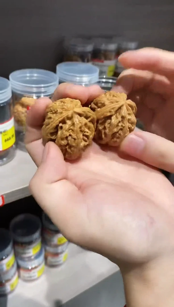 桃核把件微修打底大粗筋39-40