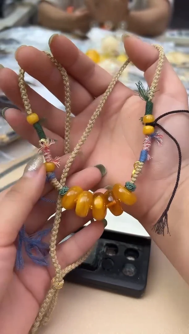 未镶嵌蜜蜡裸石蜜蜡吊坠