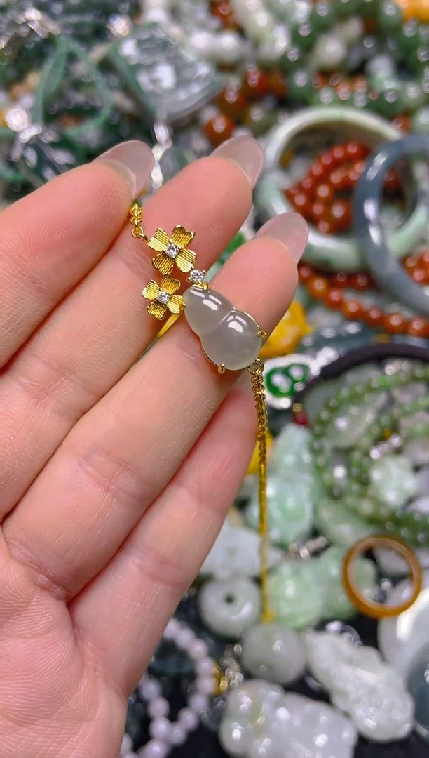 颈饰未镶嵌翡翠/K/翡翠A货，一件也是批发价