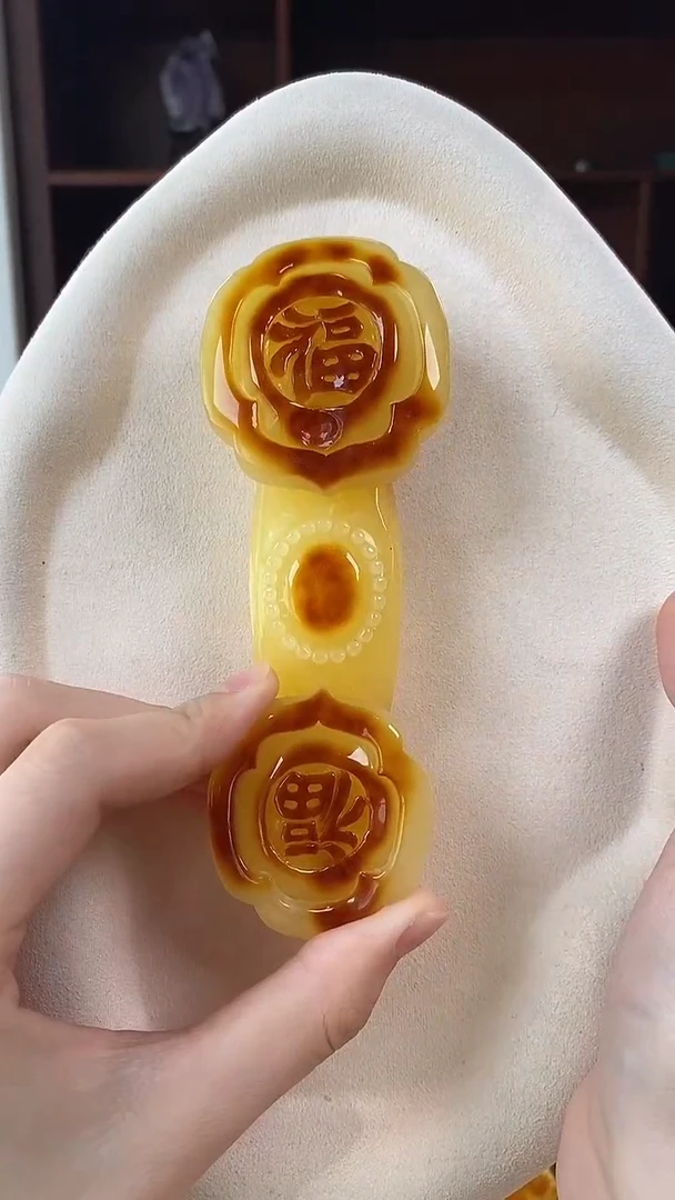 琥珀颈饰未镶嵌吊坠