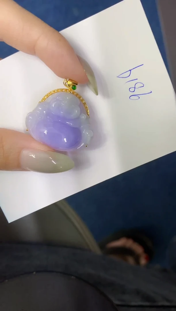 翡翠18K金镶嵌颈饰缅甸天然翡翠A货