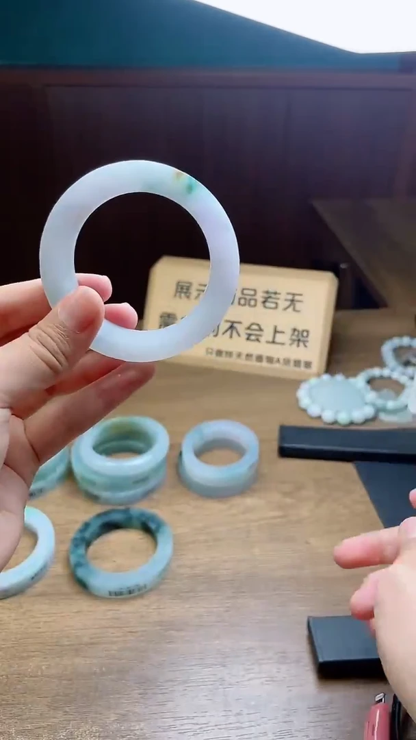 定制翡翠手镯未镶嵌Y***O定制