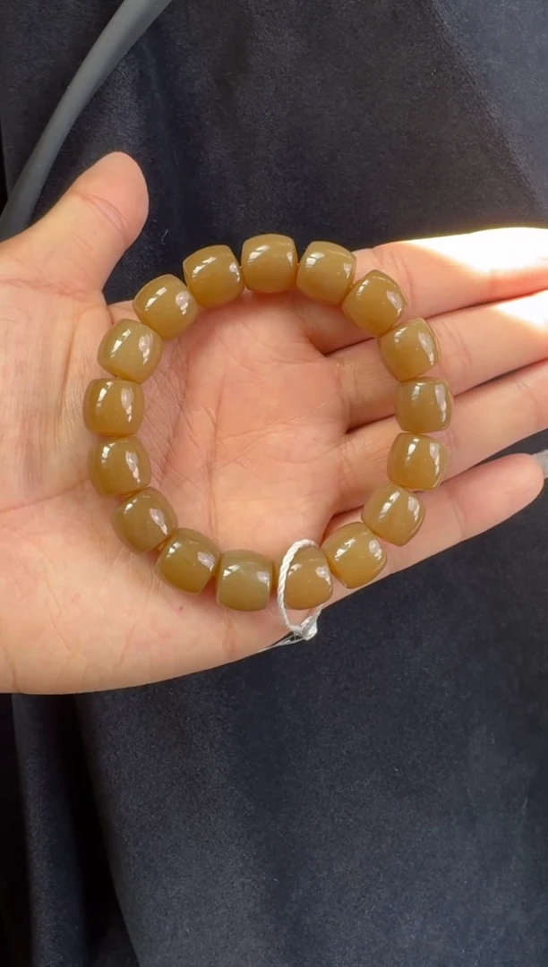 未镶嵌手串和田玉若羌微色差纯糖卡12直切手串
