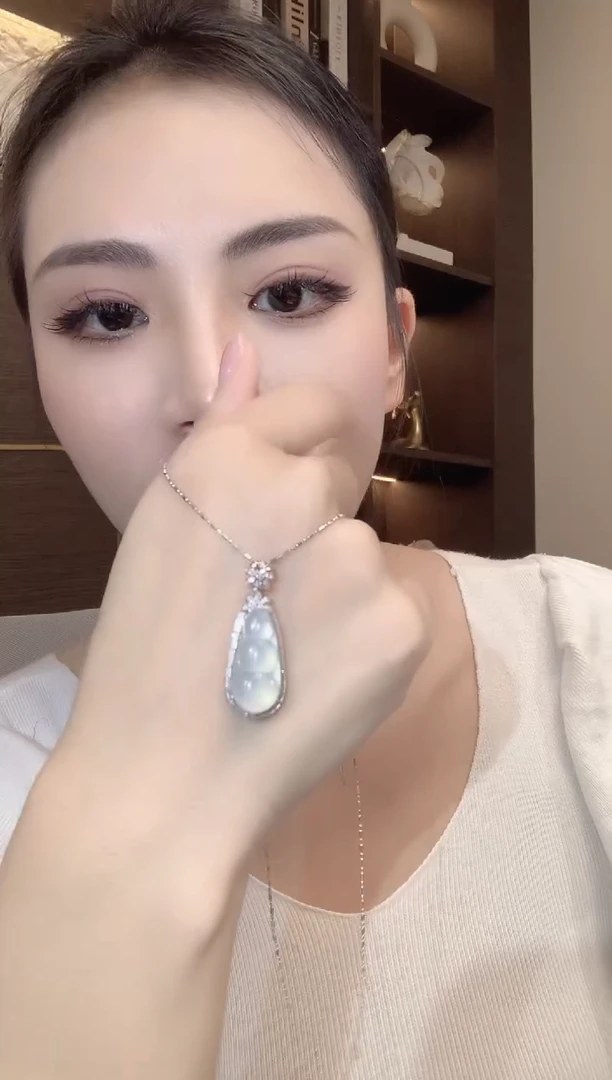 吊坠(不含链)18K金镶嵌翡翠C8 多样性发一件