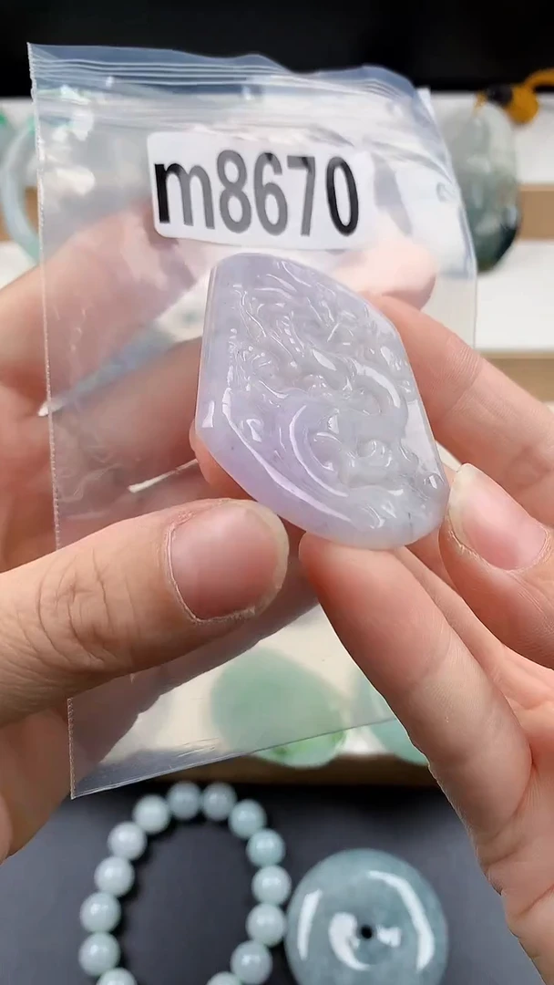 颈饰未镶嵌翡翠天然翡翠吊坠挂件