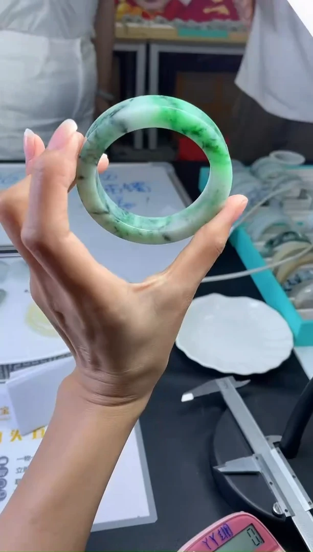 定制翡翠手镯未镶嵌手镯