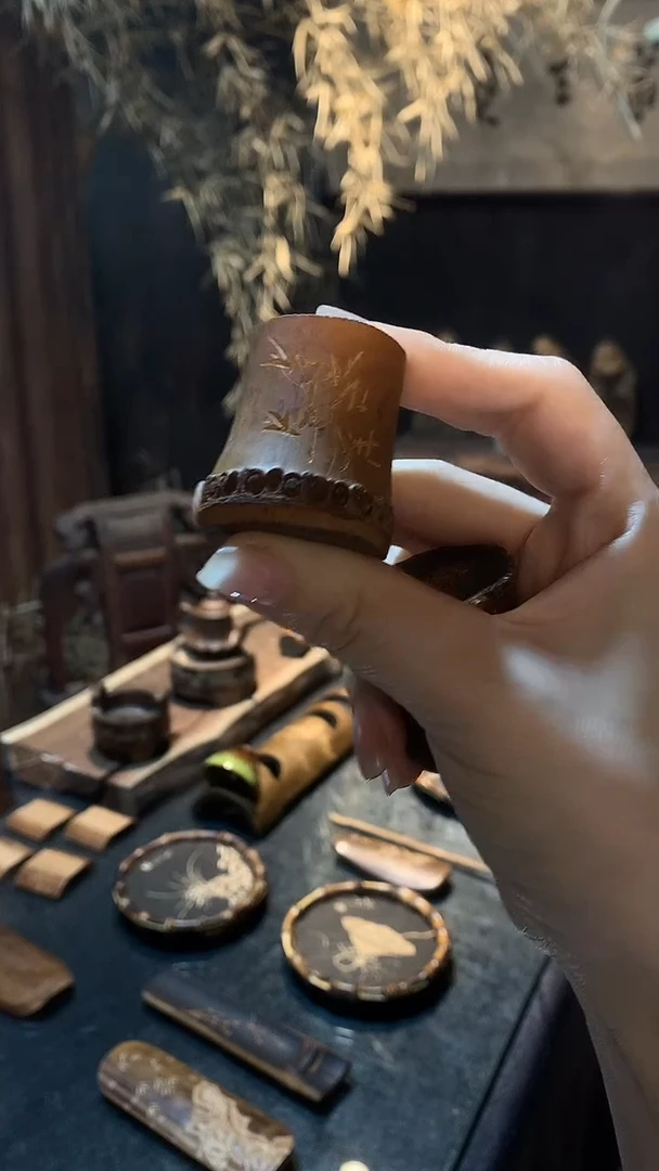 竹鞭盖置.........