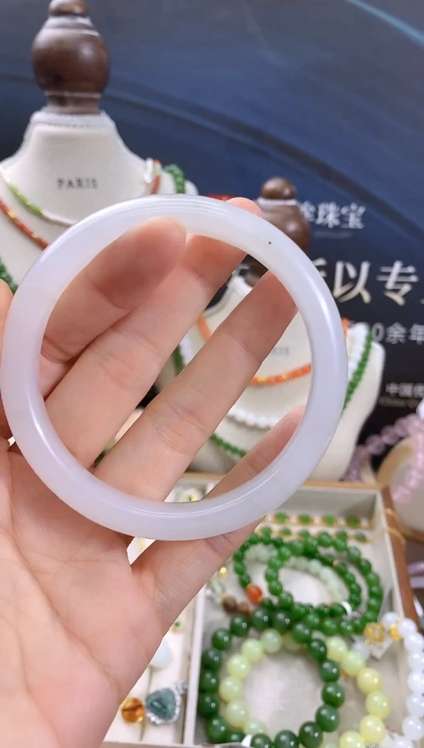 石英岩玉手镯未镶嵌天山翠微瑕不挑圈口cg