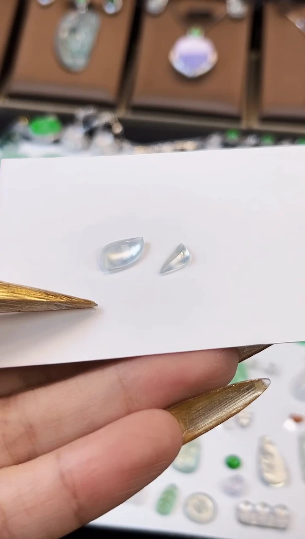 翡翠裸石SHZ300缅甸A货翡翠高冰随型一对