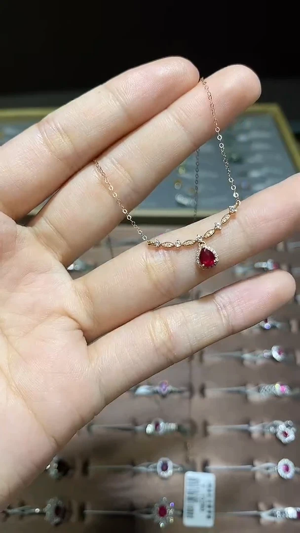 颈饰18K金镶嵌红宝石1
