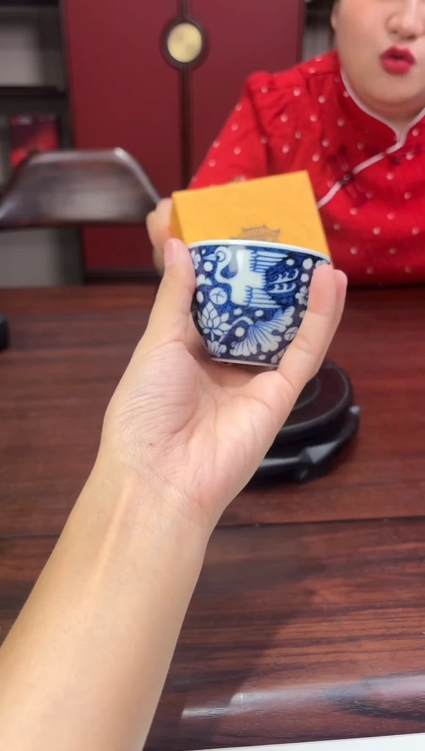 摆件【古县衙】10.10青花一路莲科手握杯20