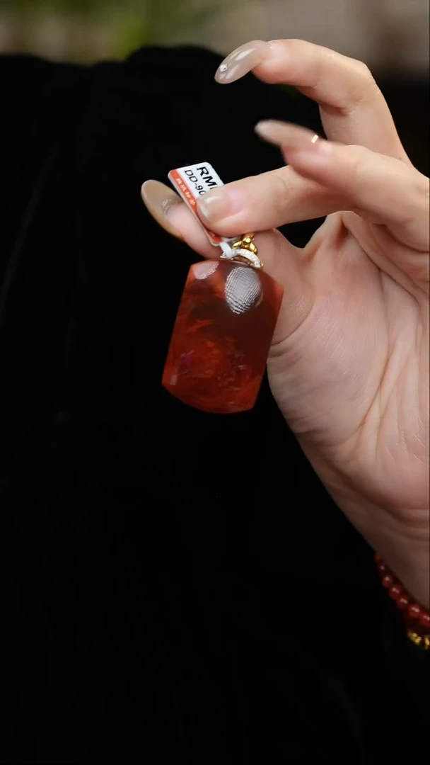 18K金镶嵌吊坠南红玛瑙DD-908
