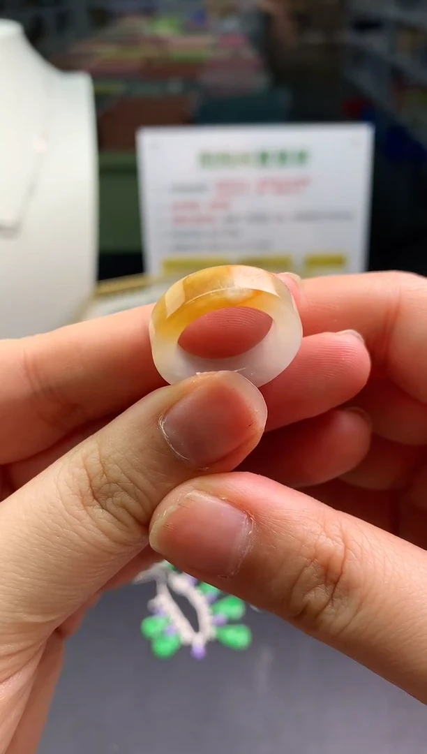 【闪购商品】翡翠吊坠(不含链)未镶嵌翡翠