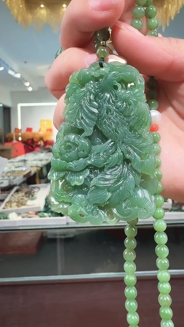 颈饰未镶嵌和田玉吊坠