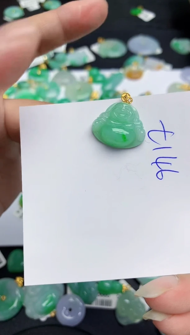 翡翠18K金镶嵌颈饰11111111