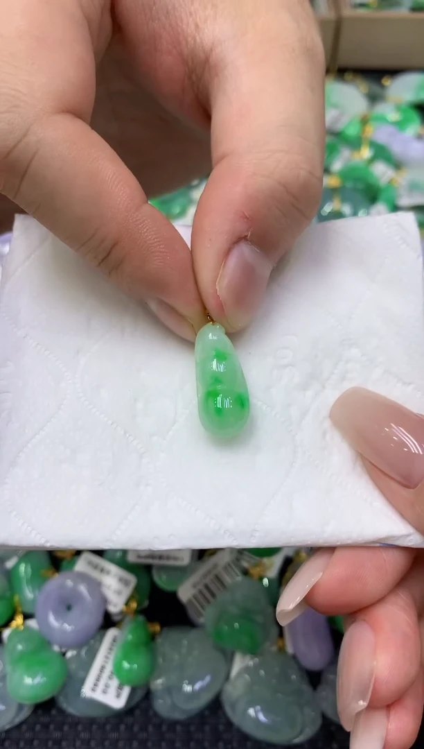 颈饰18K金镶嵌翡翠天然缅甸翡翠A货