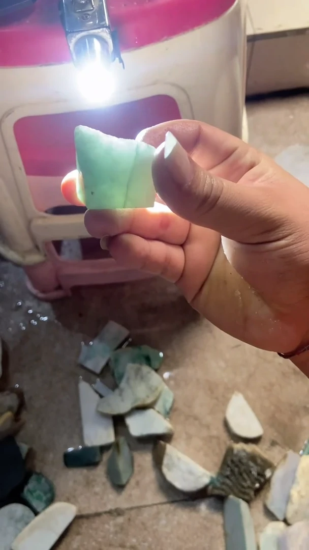 配石翡翠翡翠边角料未加工32