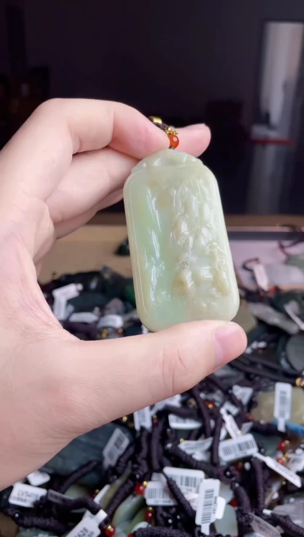 颈饰未镶嵌和田玉1