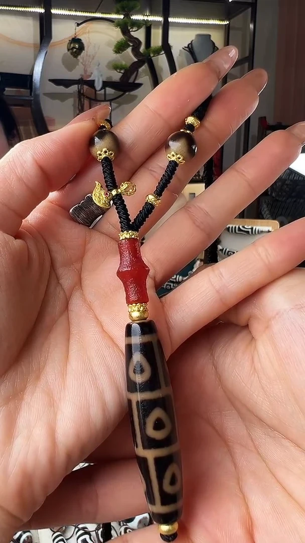 未镶嵌颈饰玛瑙/玉髓空*九眼