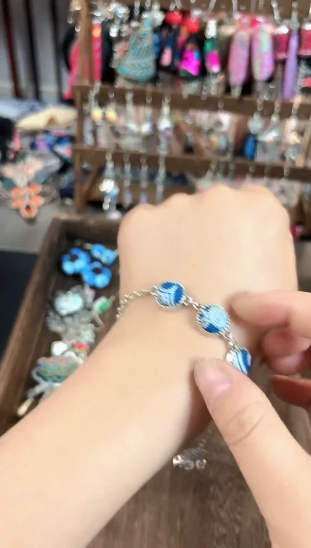 织绣彩云南阁非遗老绣饰品338