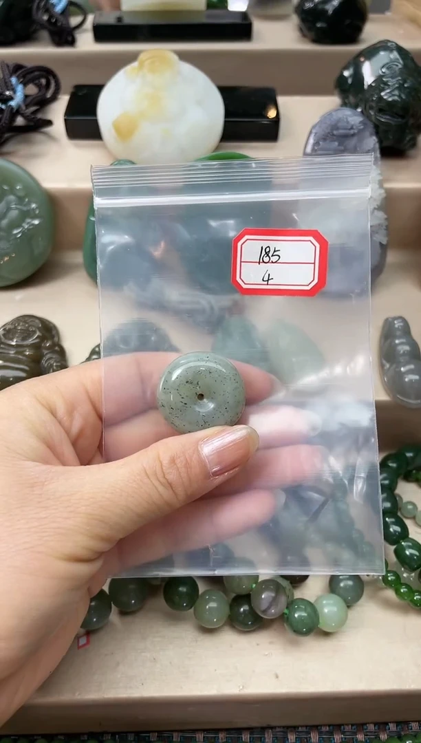 未镶嵌和田玉挂件1
