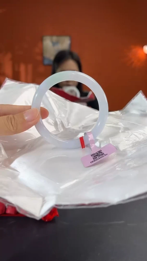 未镶嵌手镯翡翠5