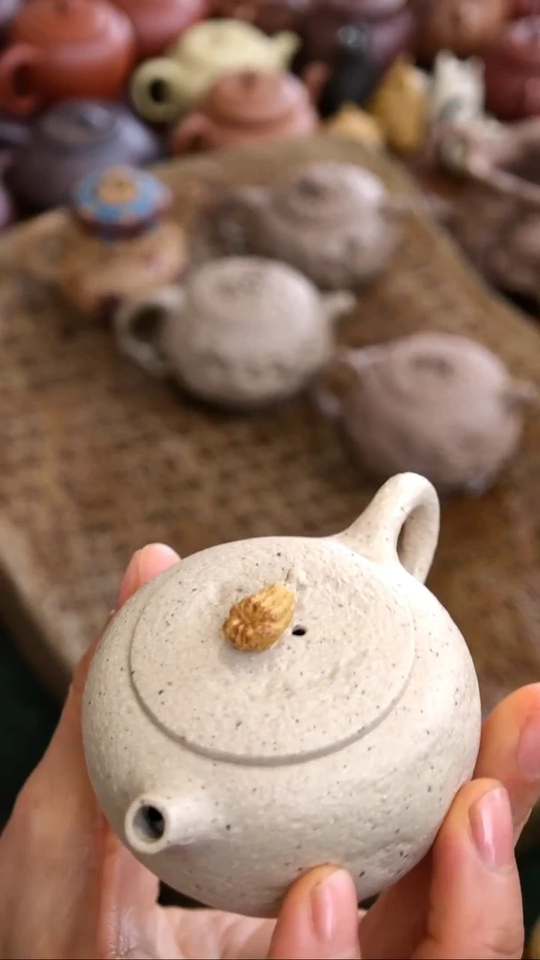 紫砂张月《白段佛手紫砂壶》（微瑕）