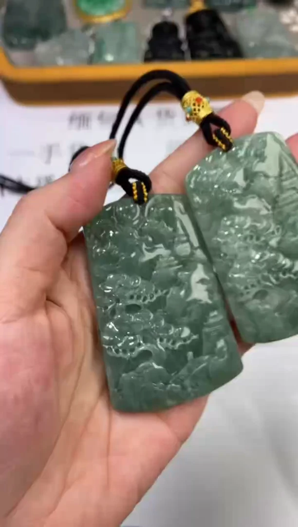 翡翠挂件未镶嵌298728/山水/多样性一件发