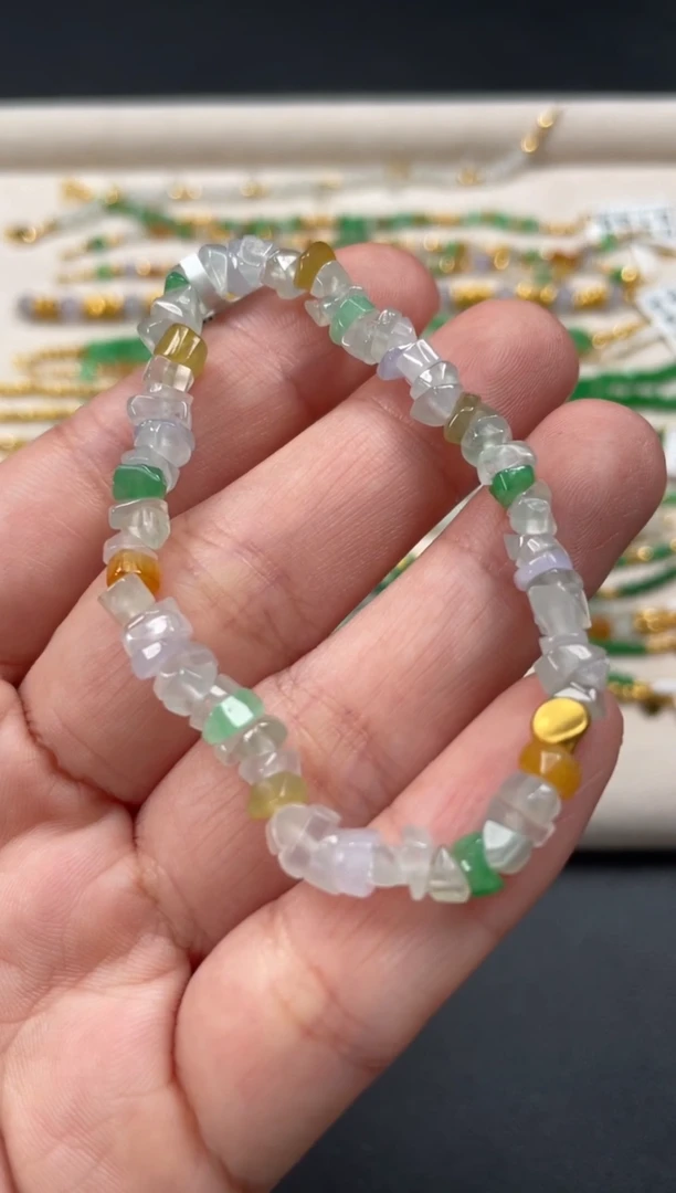 足金镶嵌手串翡翠一条   P482