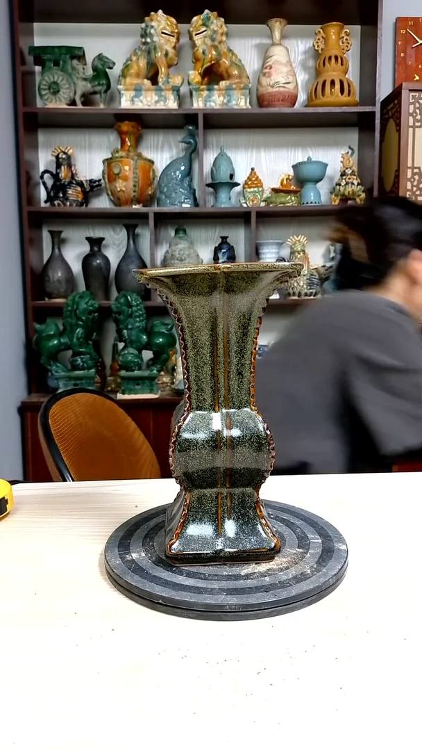 经典精美复古风格瓷器