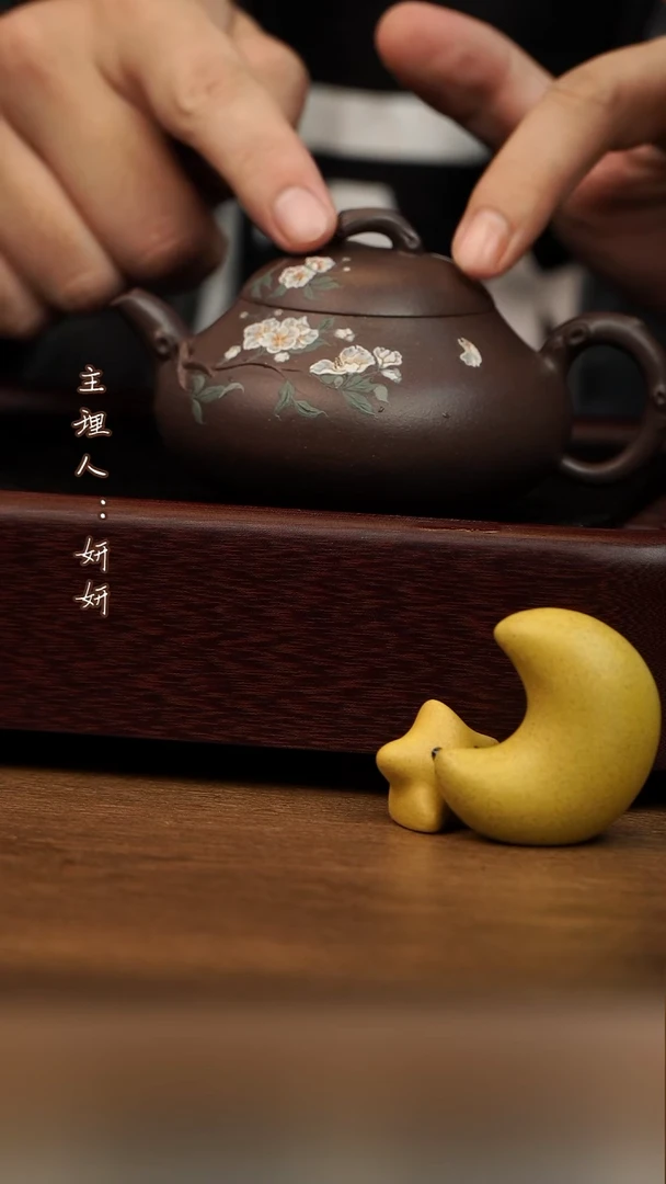 茶壶紫砂梨花落   天青