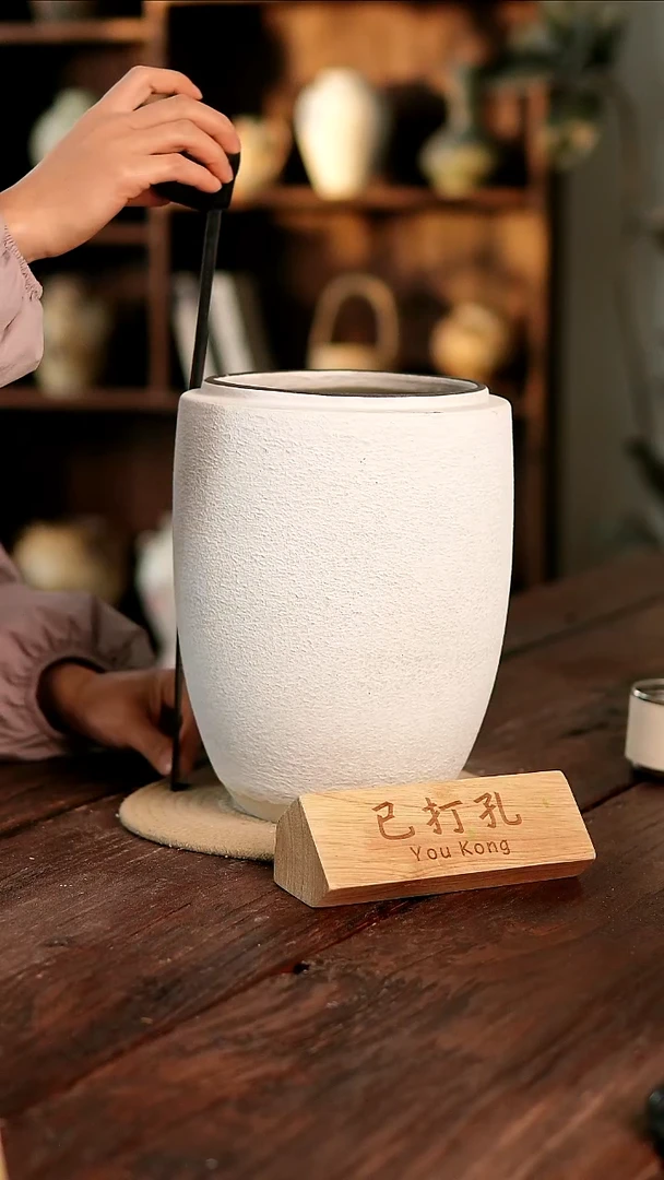 摆件28-239高26口16误差2已打孔