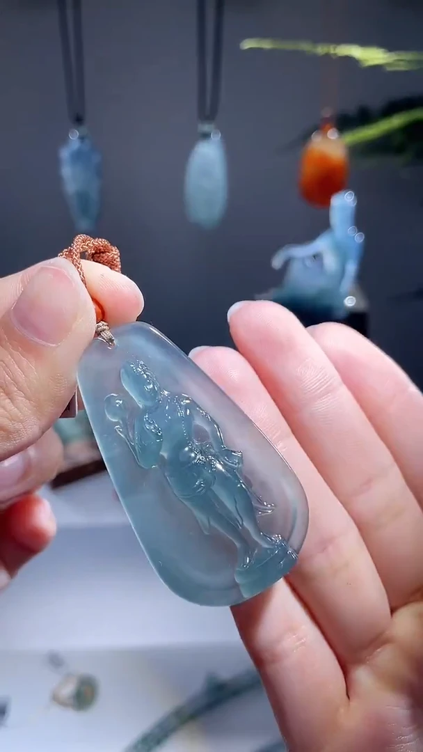 颈饰未镶嵌翡翠观音