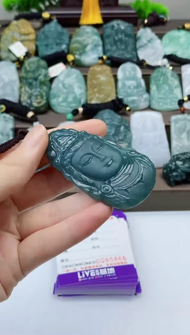 翡翠未镶嵌颈饰