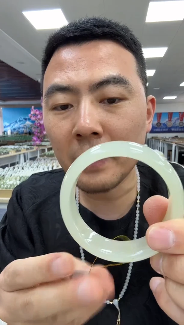 未镶嵌手镯和田玉60.5  834