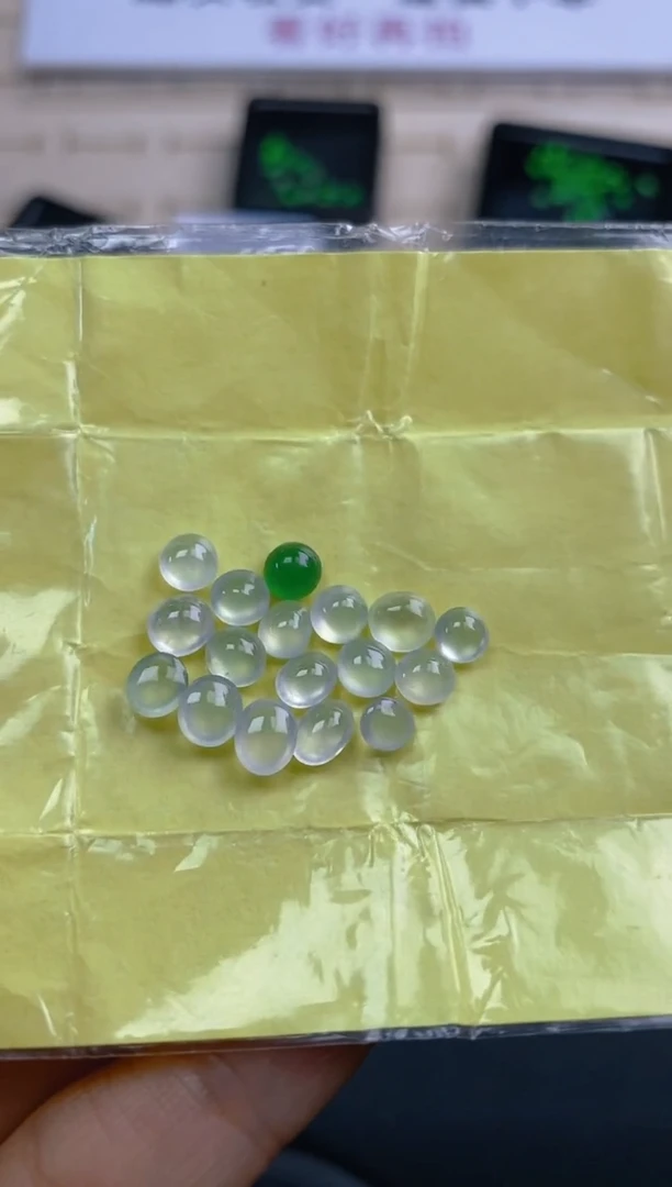 定制翡翠未镶嵌天然翡翠蛋面54