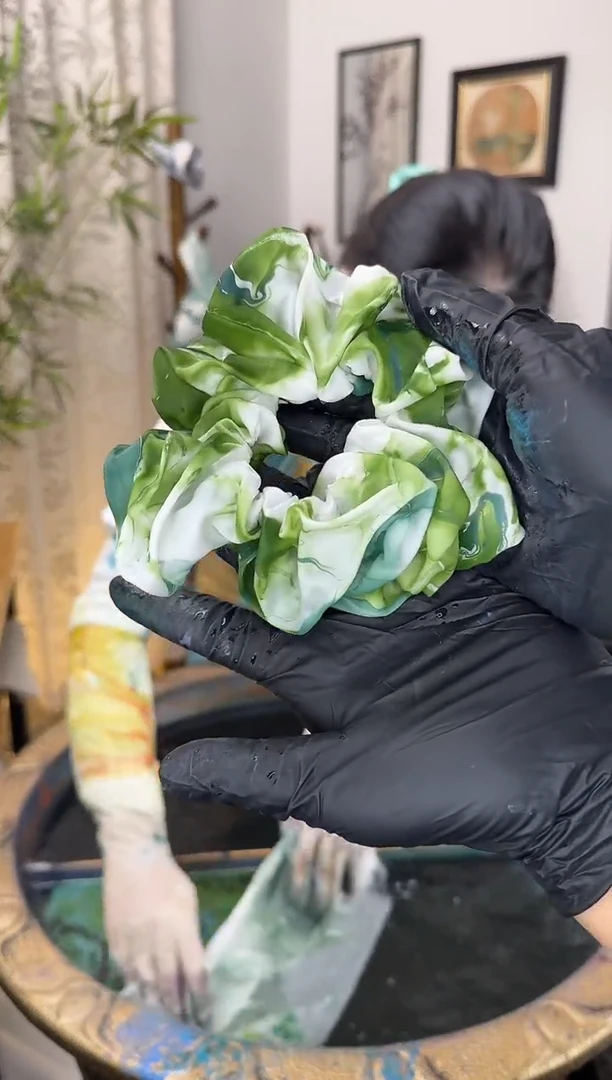 27 深绿色 大肠发圈