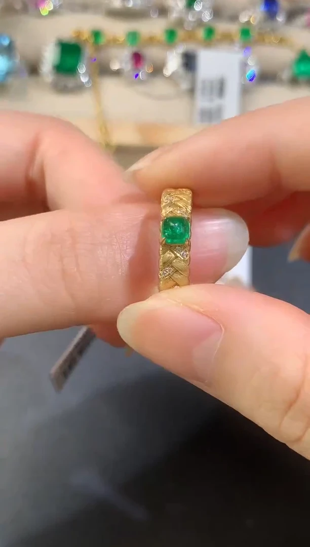 18K金镶嵌戒指祖母绿D572|4500