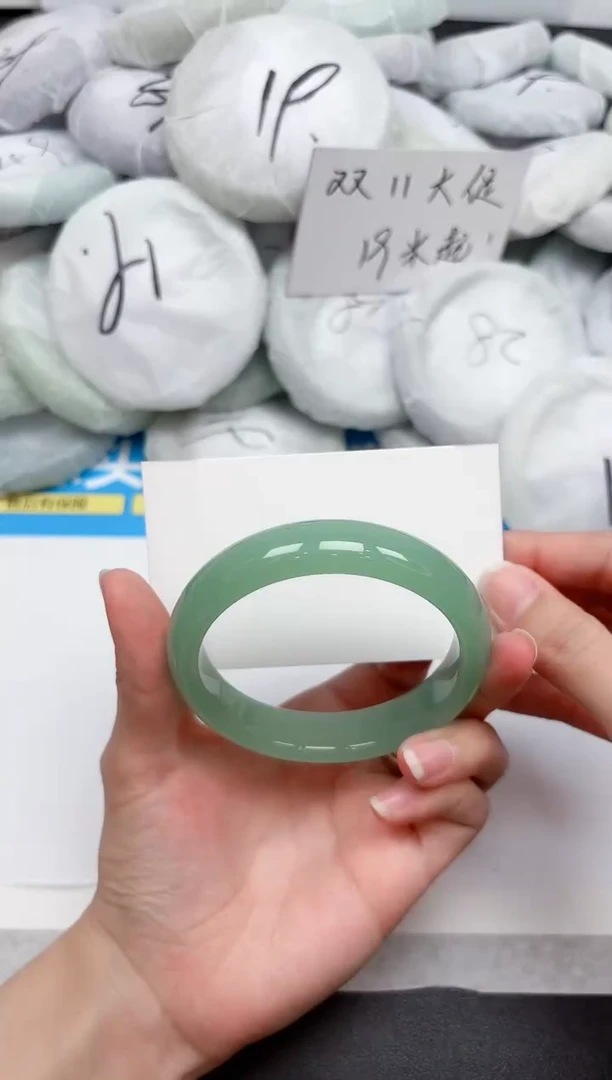 未镶嵌手镯石英质玉259-60.2