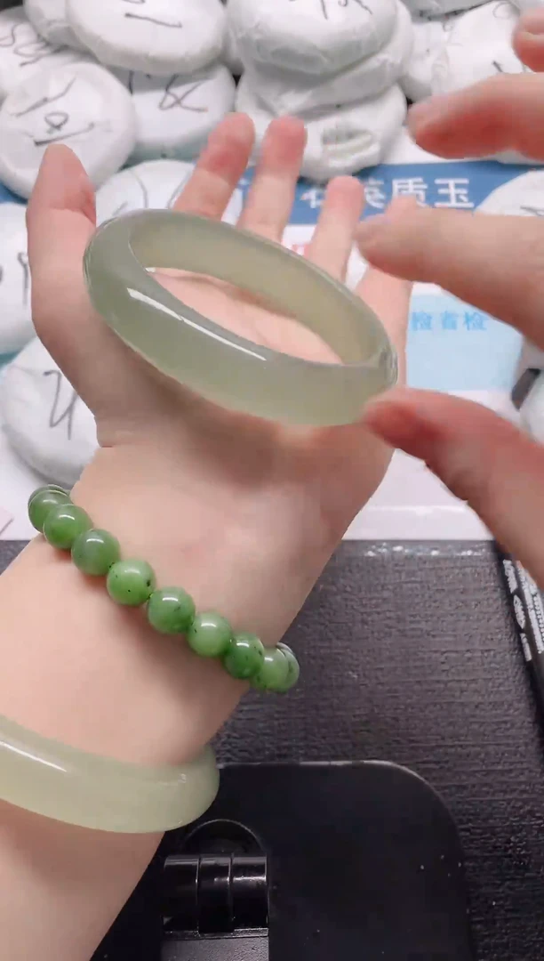 未镶嵌手镯石英质玉37-60