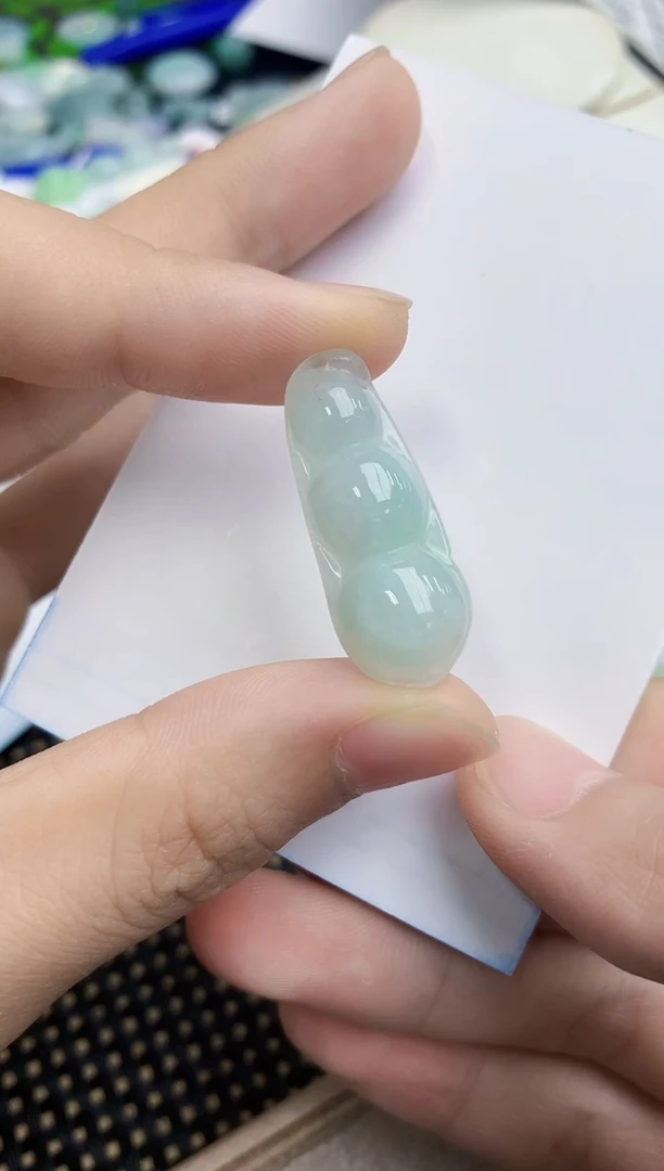 翡翠未镶嵌颈饰天然缅甸A货翡翠