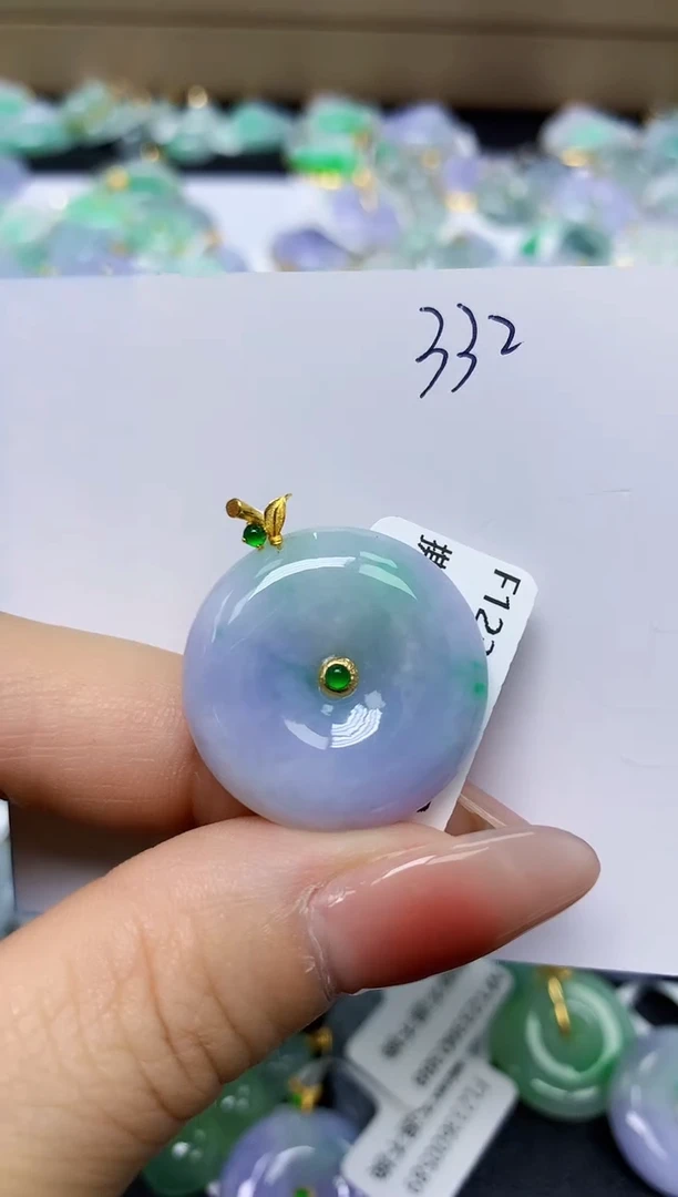 翡翠18K金镶嵌颈饰 天然缅甸翡翠A货