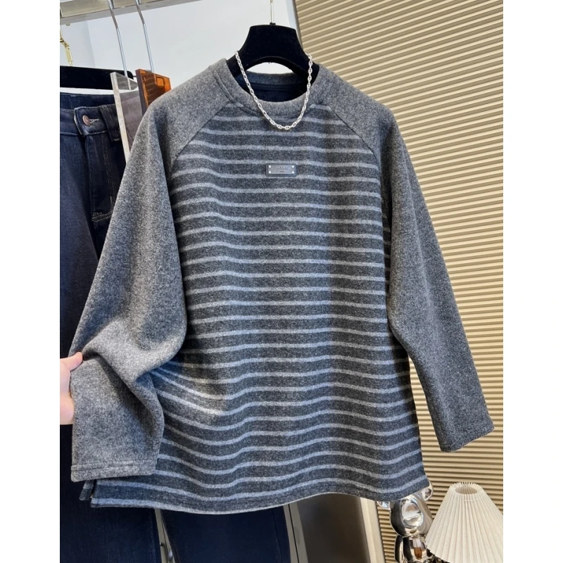 设计感小众加绒加厚磨毛保暖卫衣女2025冬季款插肩袖拼接圆领上衣