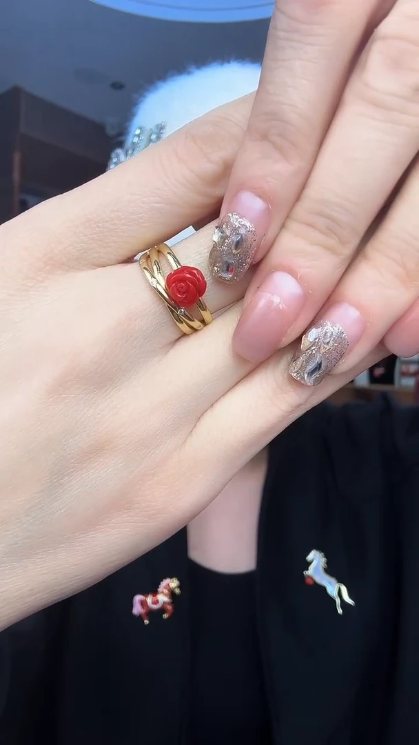 简单时尚百搭 戒指