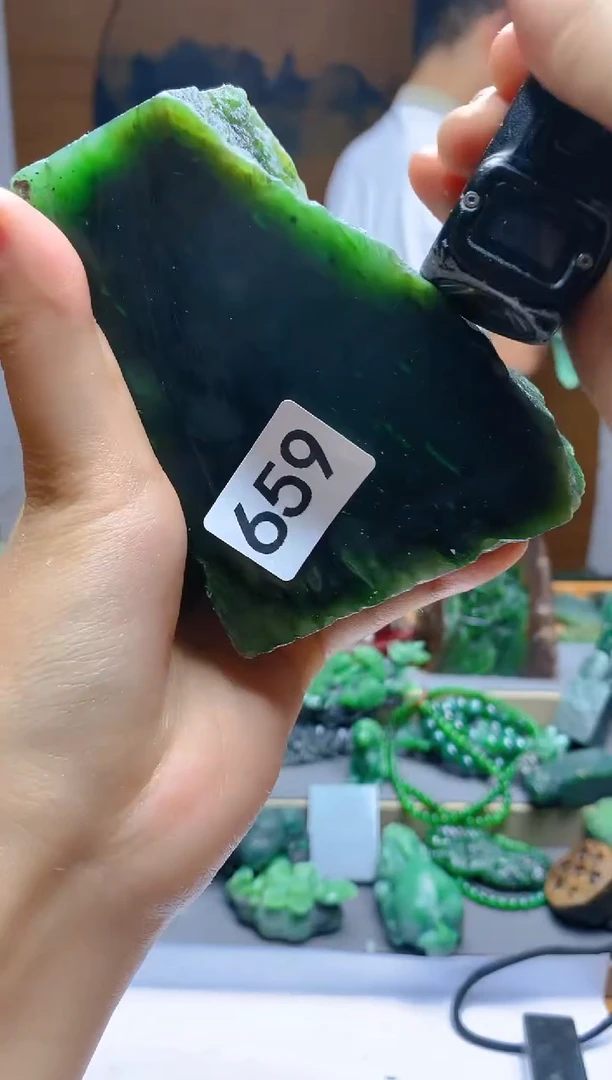 和田玉（碧玉）未镶嵌珠宝半成品1