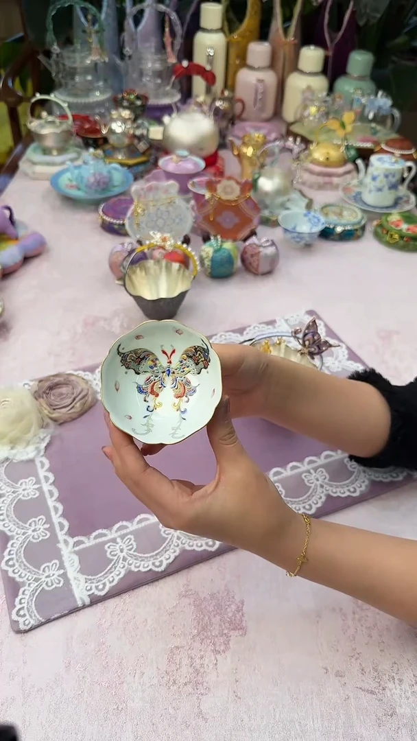 23灵玺贡坊 珐琅彩蝴蝶杯