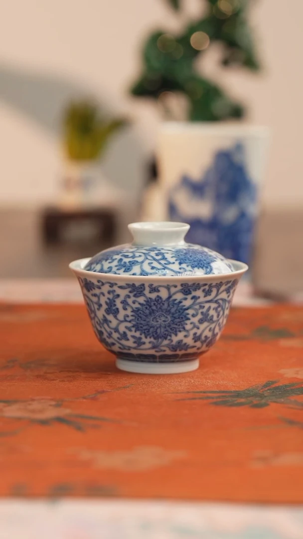 望玉青花双线缠枝莲盖碗