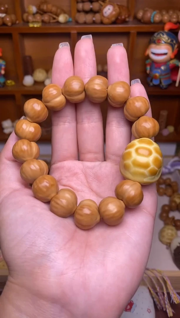 把件猴头核桃全品无暇屁桃＋大富甲手串