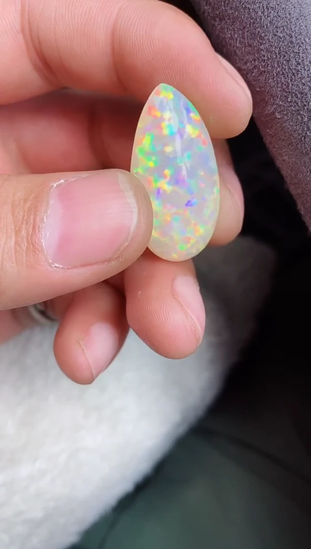 未镶嵌欧泊裸石20ct