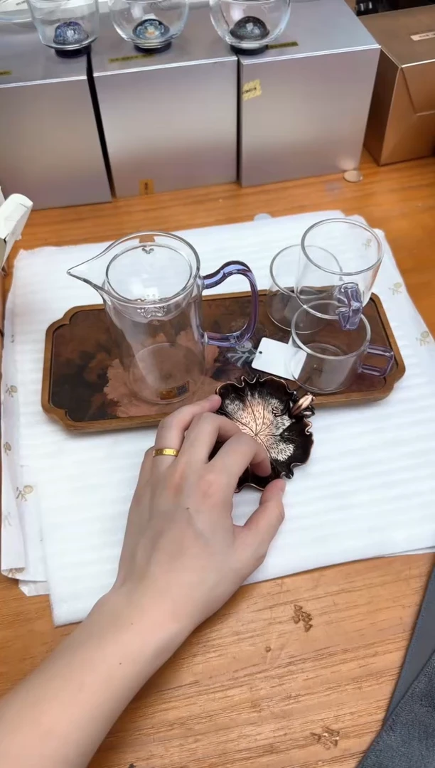 禾器粉粉金标沁润茶海（浅紫）+风谜臻悦杯（浅紫）+青蛙杯垫